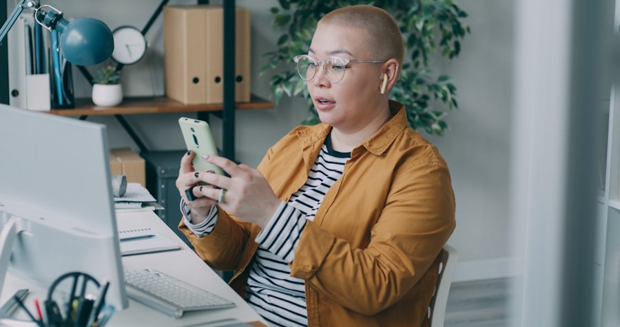 Photo donating to fake cancer fund story
