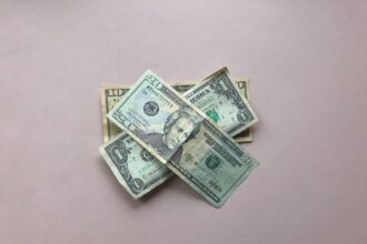 Photo financial scam