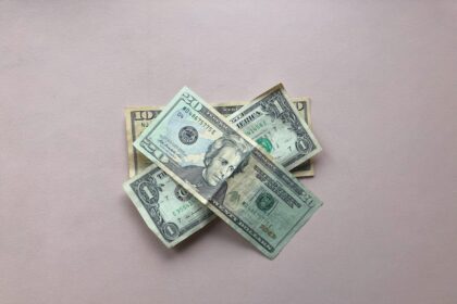 Photo financial scam