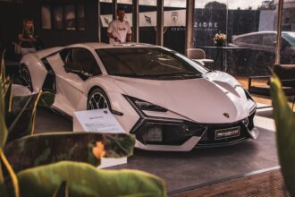 Photo luxury car for cash