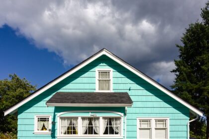 Photo house ownership battle