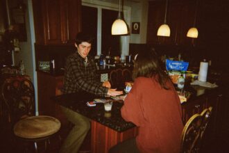 Photo family dinner showdown
