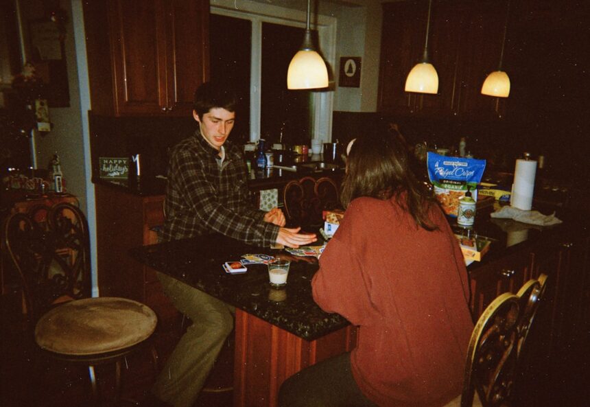 Photo family dinner showdown