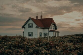 Photo selling house without knowing