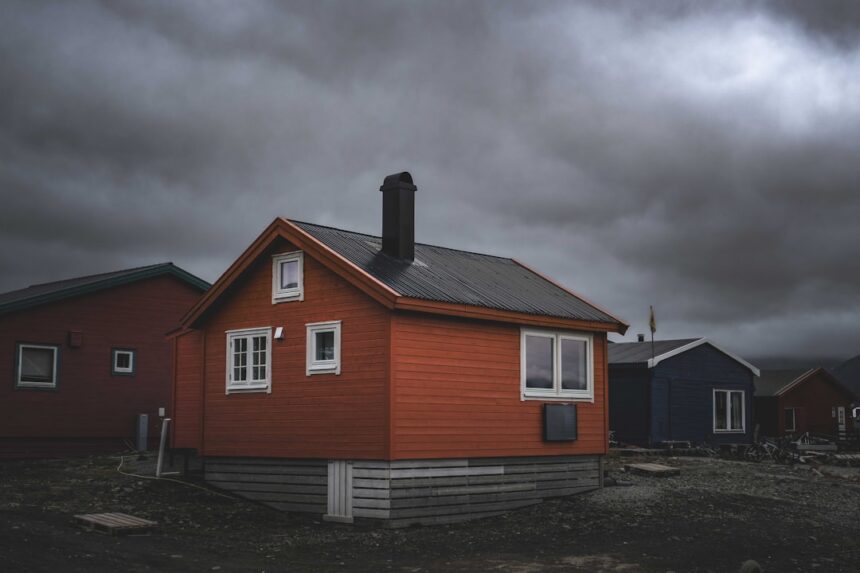 Photo selling house before divorce