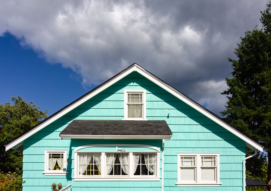 Photo selling house before divorce