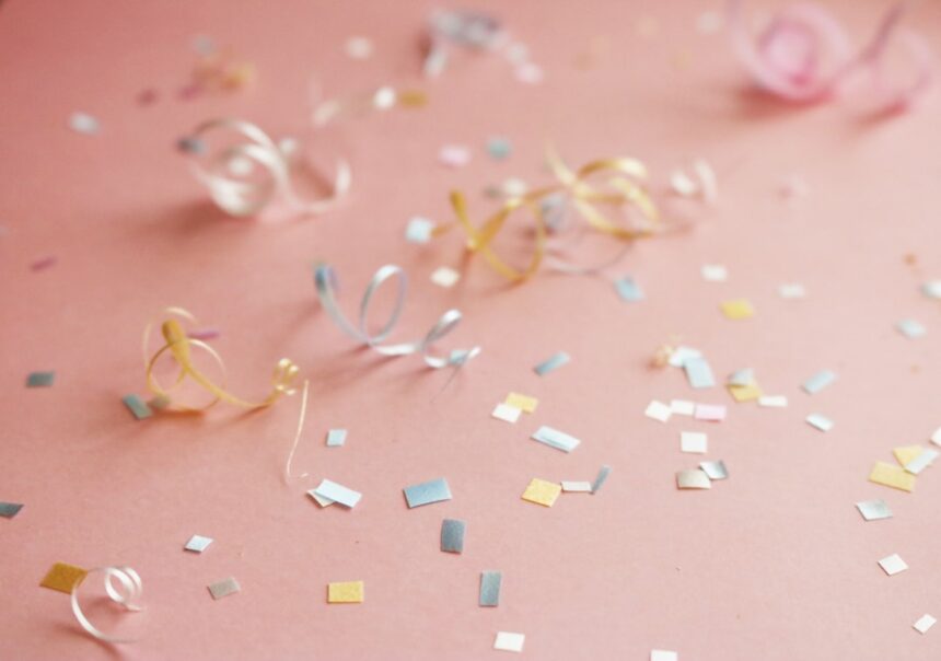 Photo confetti reveal