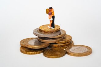 Photo financial infidelity