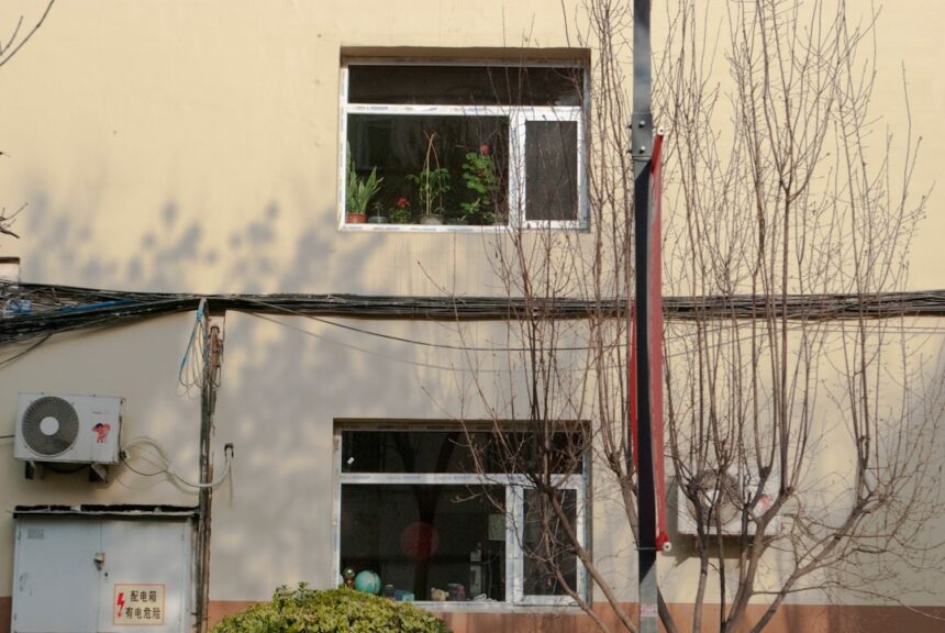 Photo neighbor drama