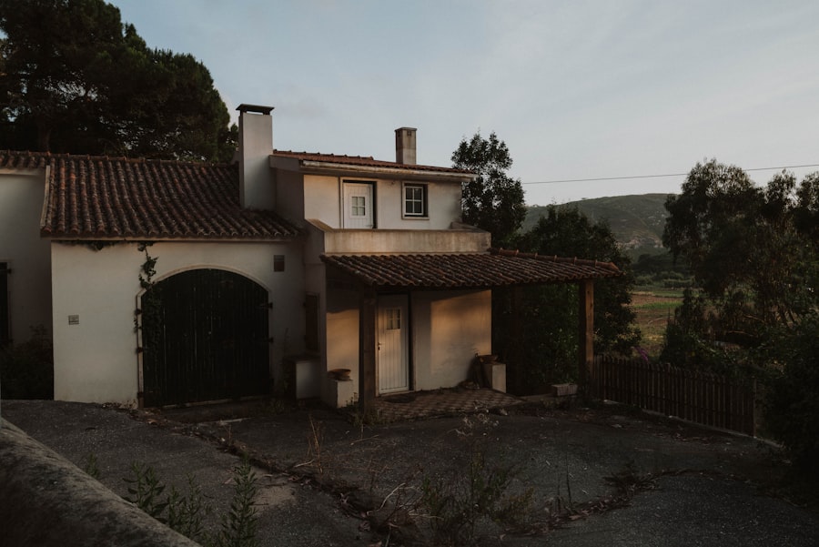 Photo stop selling house