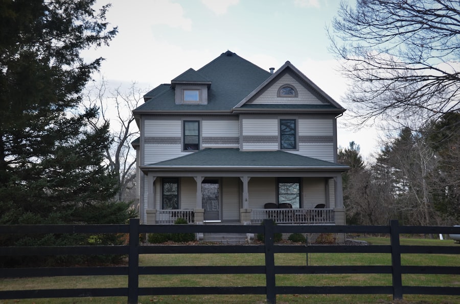 Photo win house auction