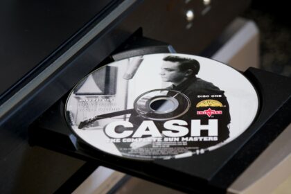 Photo financial crime investigation techniques