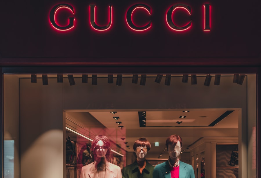 Photo luxury purchase fraud indicators