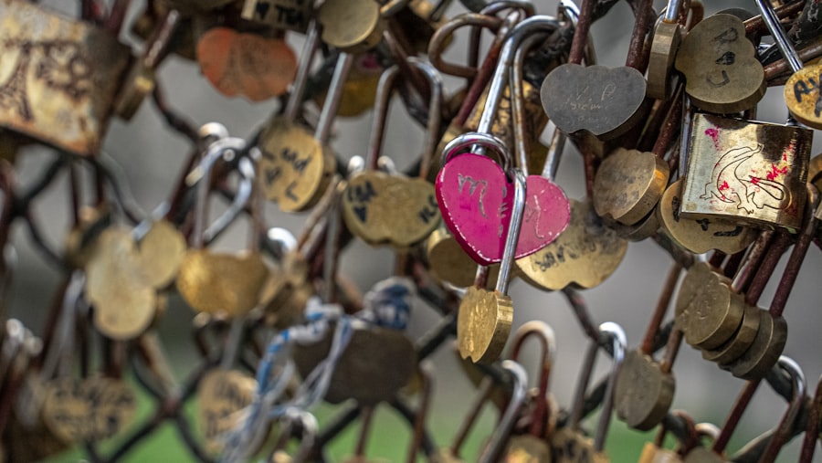 Photo spousal identity theft