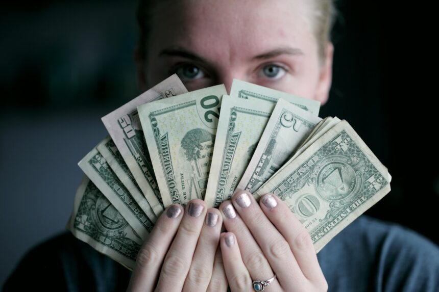 Photo catch spouse hiding money