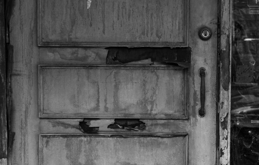 Photo family business theft