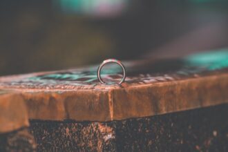 Photo marriage and money lies