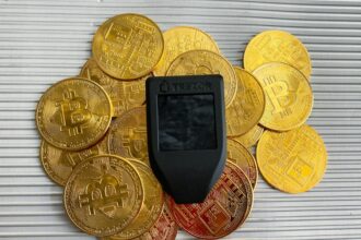 Photo hardware wallet