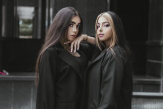 Photo sisters steal business idea