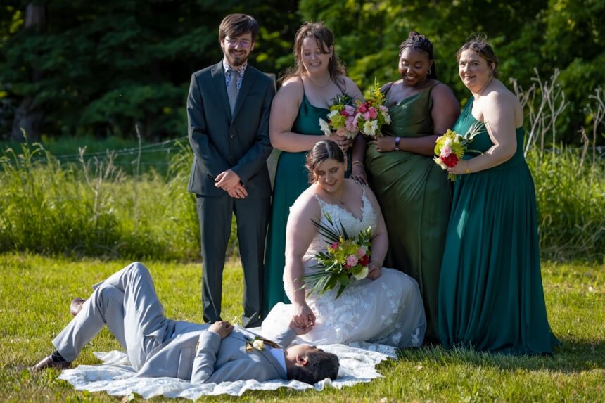 Photo wedding ambush