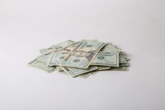 Photo fake cancer scams