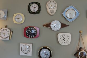 Photo satellite clocks