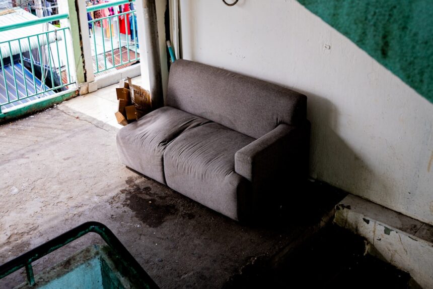 Photo furniture removal