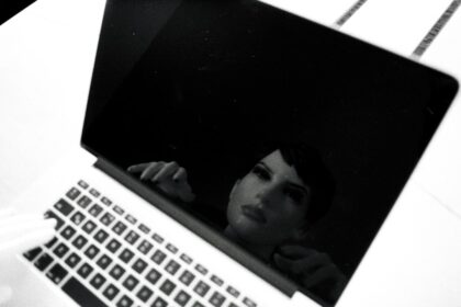 Photo thief with tech