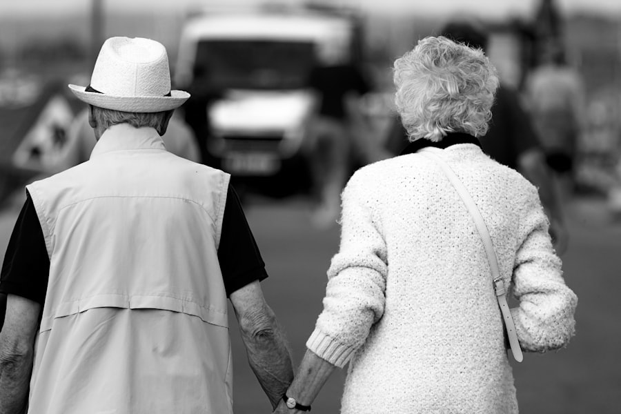 Photo protect elderly parents financial fraud
