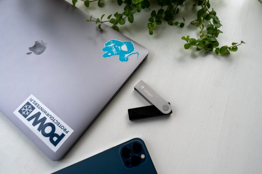 Photo hardware wallet