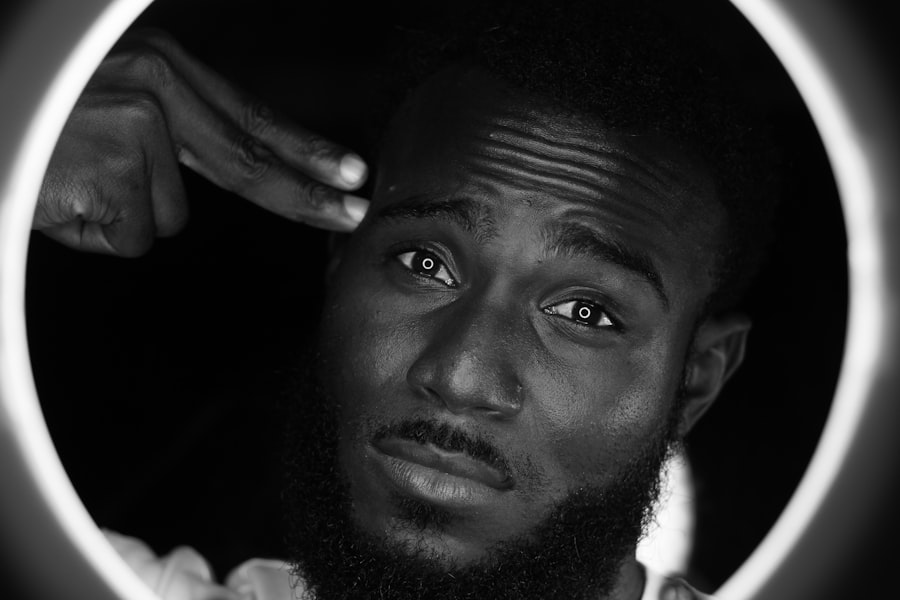 Photo lip read name fraud suspect