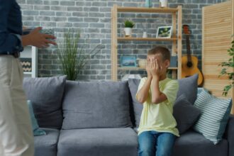 Photo confront sibling stealing money