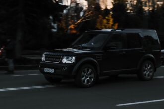 Photo repossessing a range rover