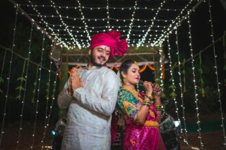 Photo neon wedding drama