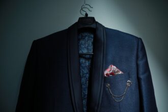 Photo betrayal story suit