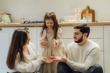 Photo family members wanting money
