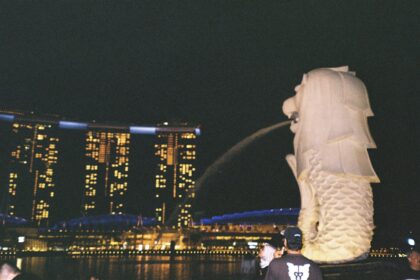 Photo Singapore business trip affair story