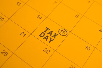 Photo family tax